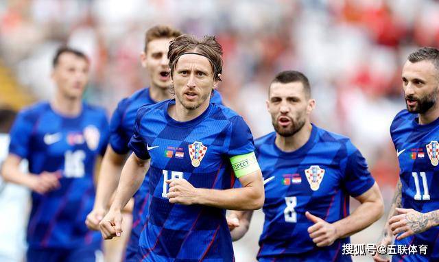 包含波兰完胜荷兰,莫德里奇点燃赛场的词条 包含波兰完胜荷兰,莫德里奇点燃赛场的词条