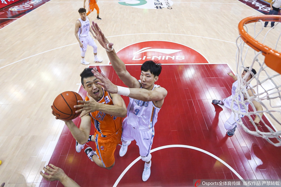 掘金完胜勇士，孙铭徽统治全场