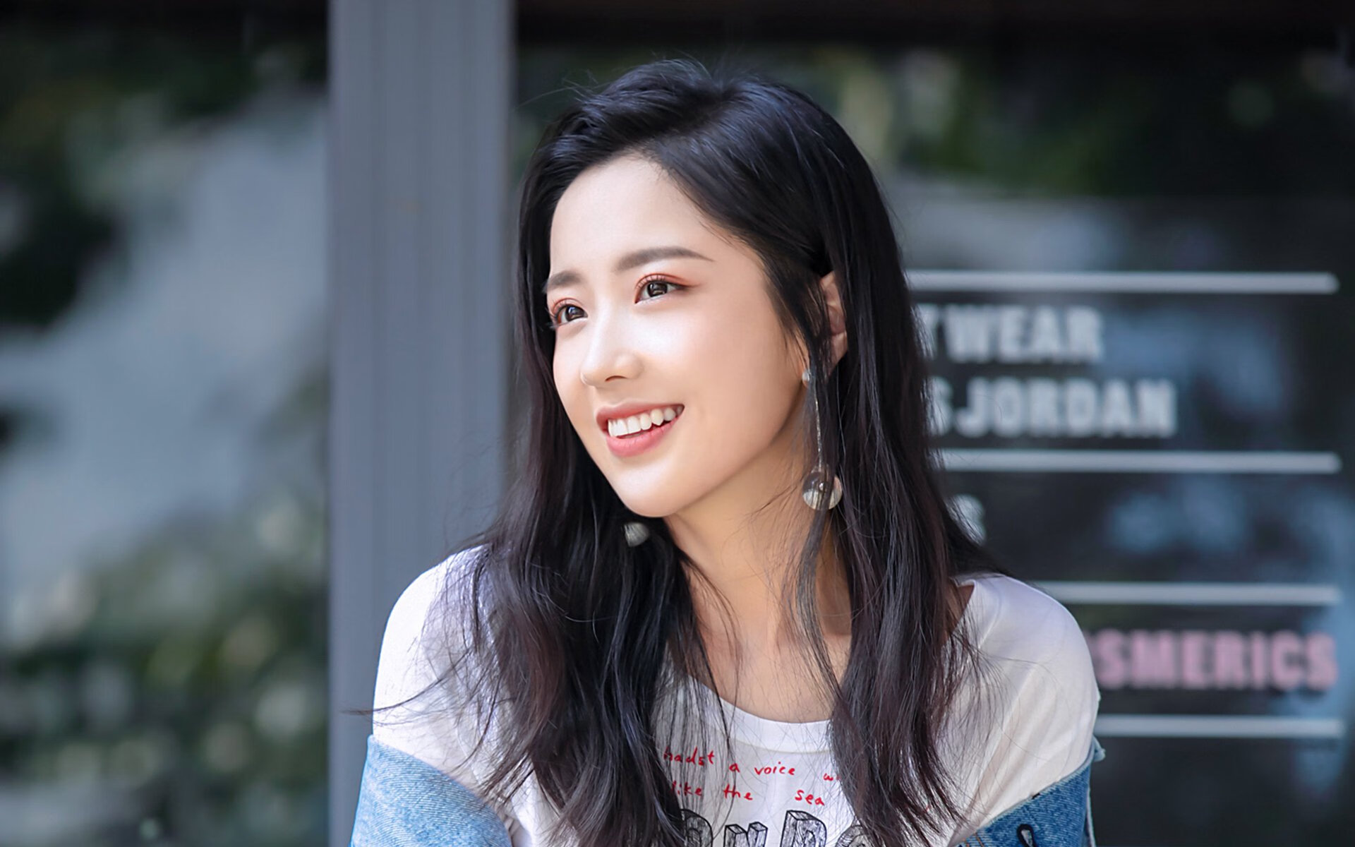 焦点之战的双重变奏,从绿茵场到硬木地板的胜利法则